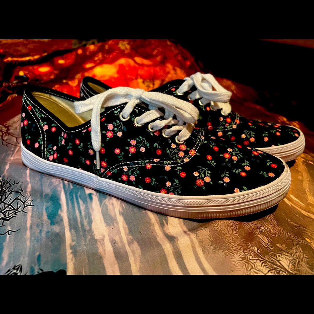 American eagle sneakers 8